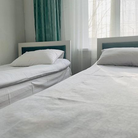 Karakol-Guest Bed & Breakfast ภายนอก รูปภาพ