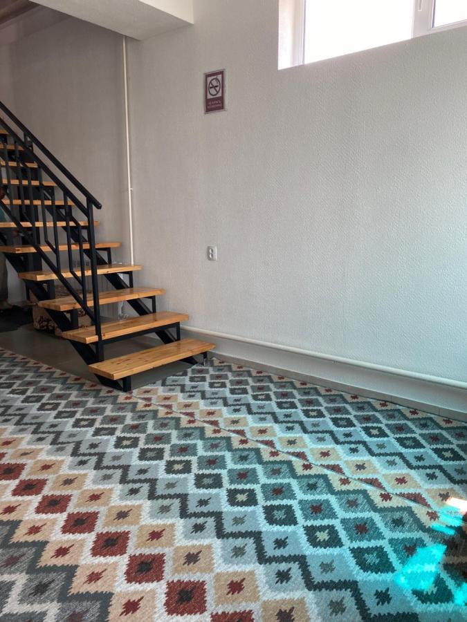 Karakol-Guest Bed & Breakfast ภายนอก รูปภาพ