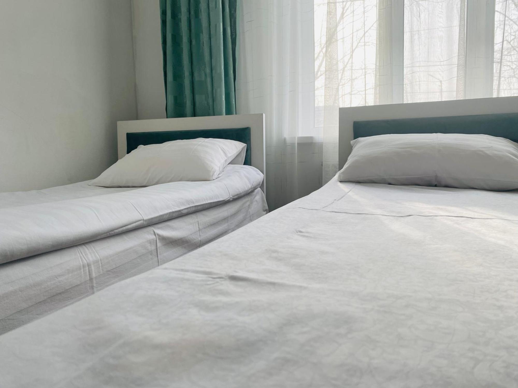 Karakol-Guest Bed & Breakfast ภายนอก รูปภาพ