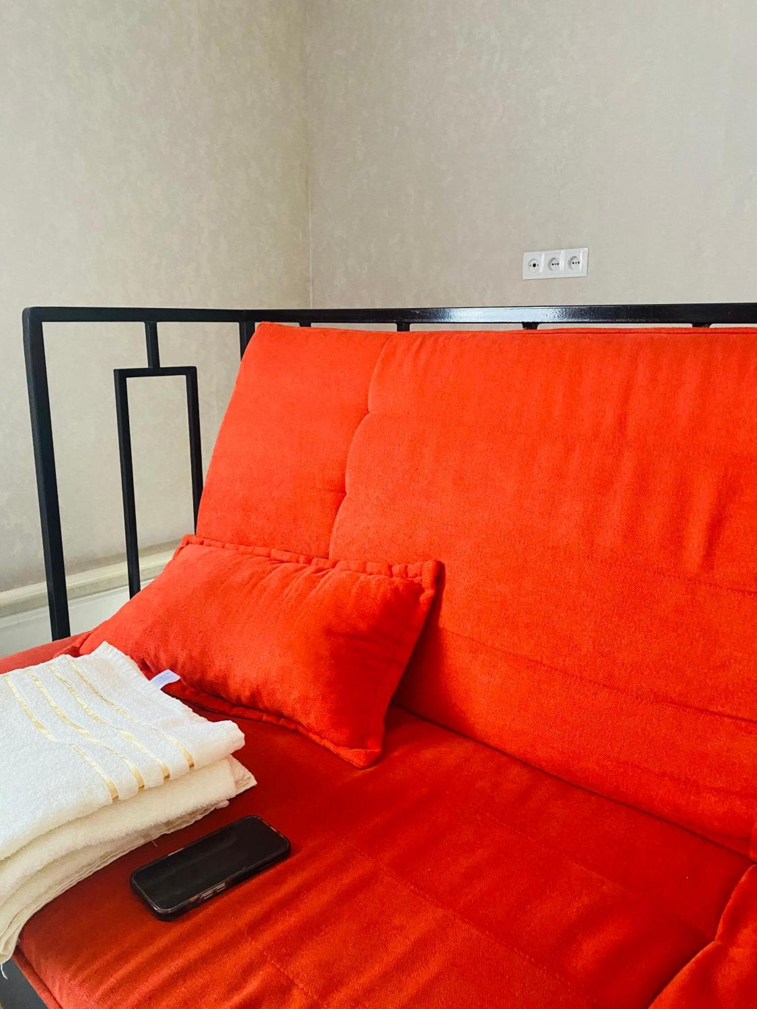 Karakol-Guest Bed & Breakfast ภายนอก รูปภาพ